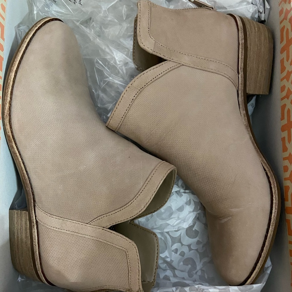 Gianni Bini Ankle boots